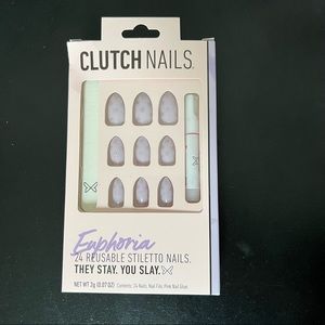 Clutch Nails press-on nails